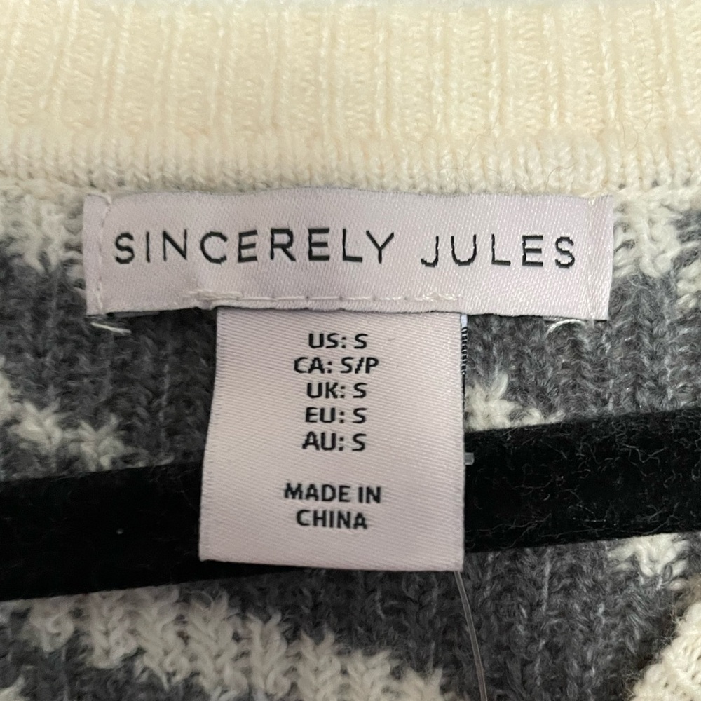 sweater - Picture 4 of 4
